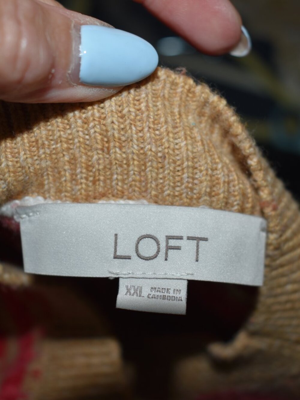 sweater - Picture 4 of 4